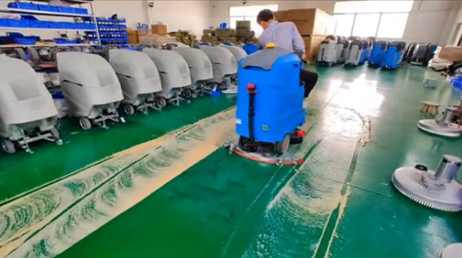 蚌埠2023年还在用人工的物业保洁不妨试试洗地机吧
